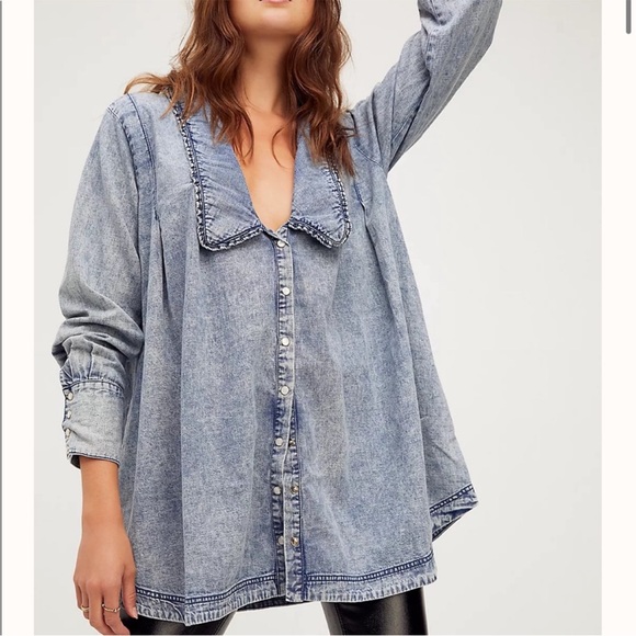 Free People Charlie Denim Buttondown Shirt Top Blouse size medium blue - Picture 1 of 10